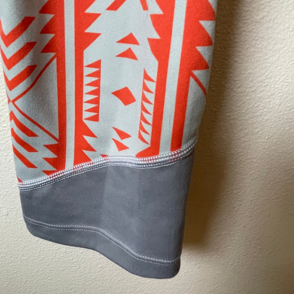 The North Face Women's Pulse Capri Leggings Sz S Ornge and Gray Aztec Print - Picture 6 of 12